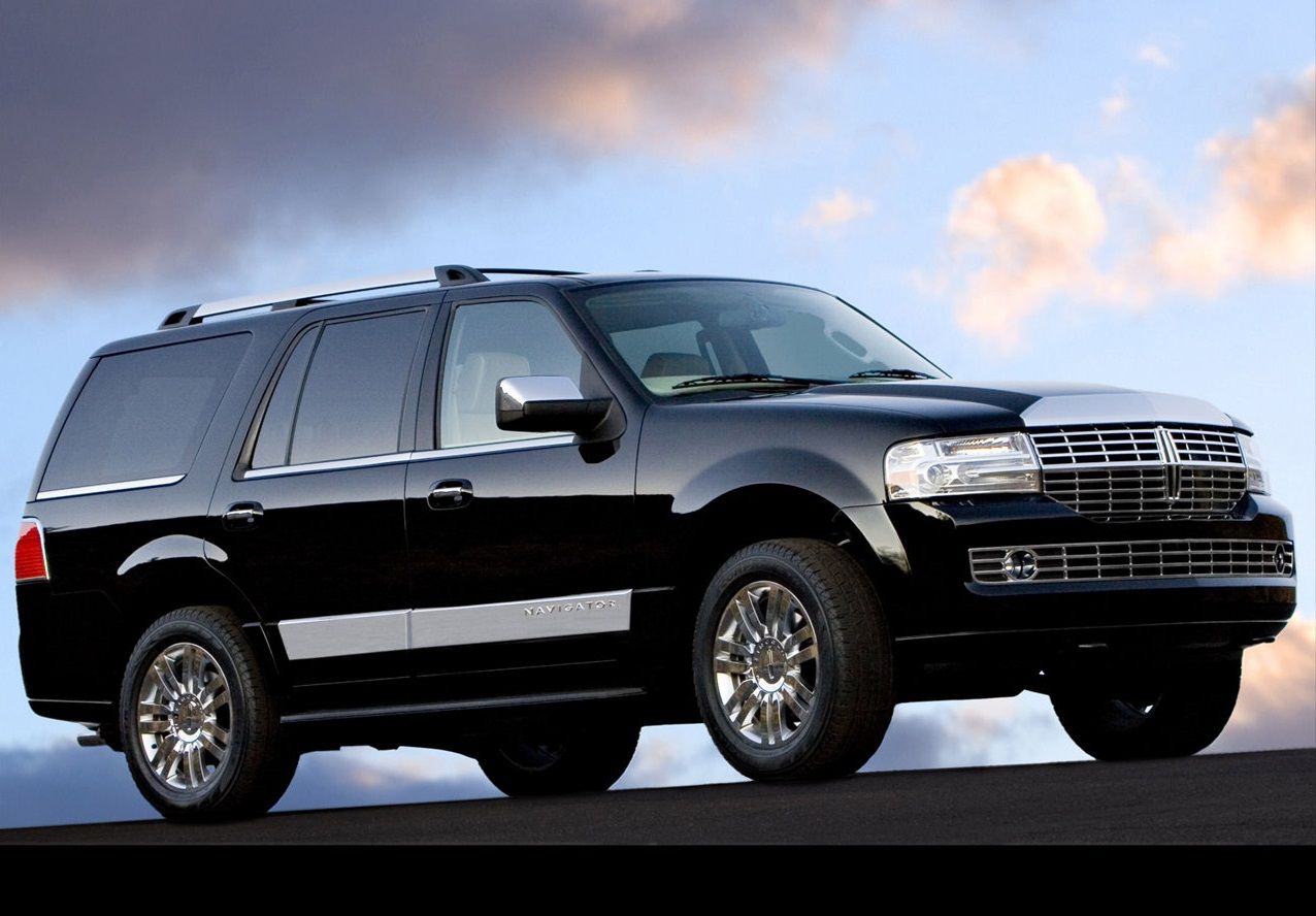 Lincoln Navigator - Front