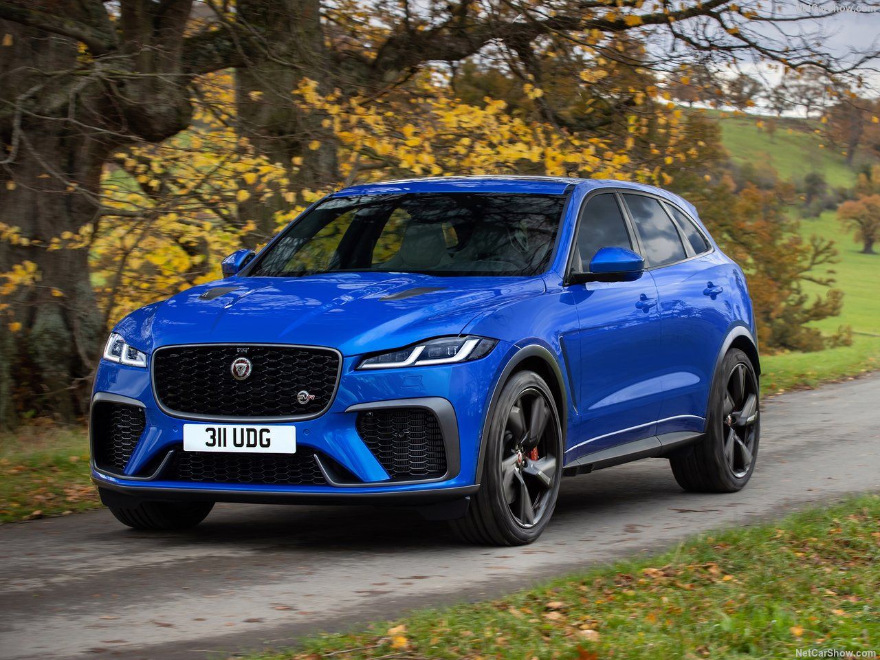 Jaguar F Pace SVR 2022 interior