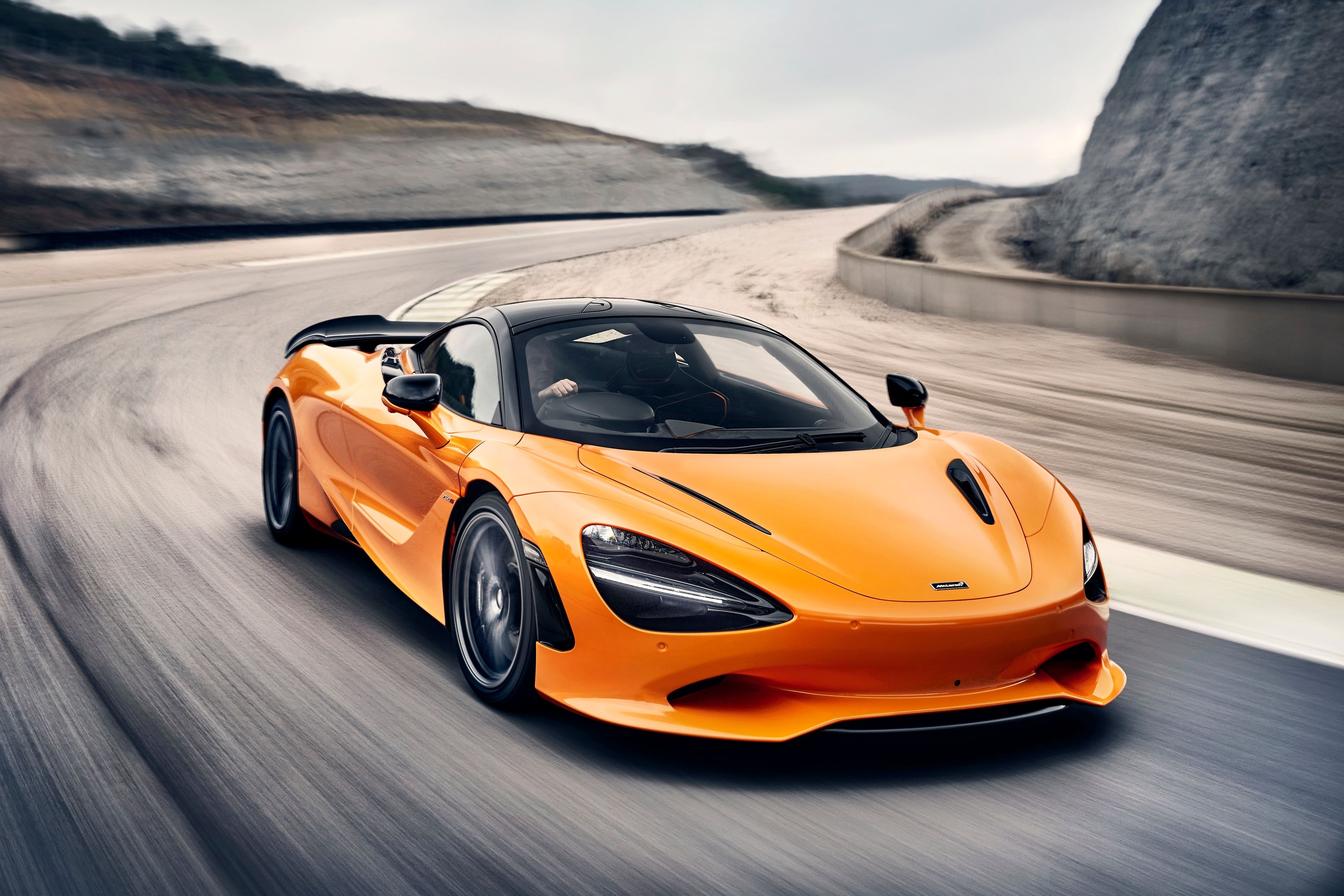 10 Awesome Features Of The 2024 McLaren 750S