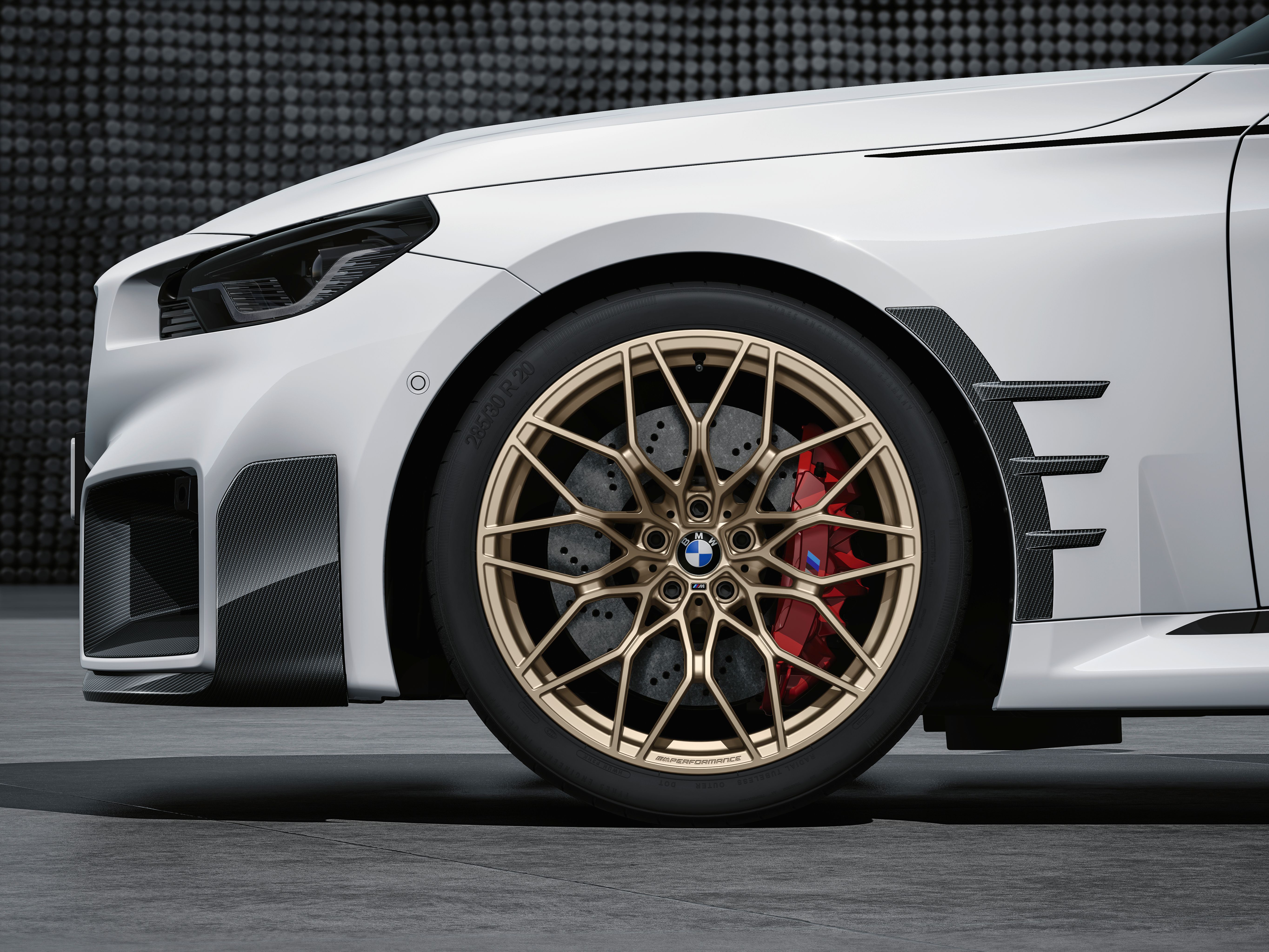 BMW M2 side view wheel focus