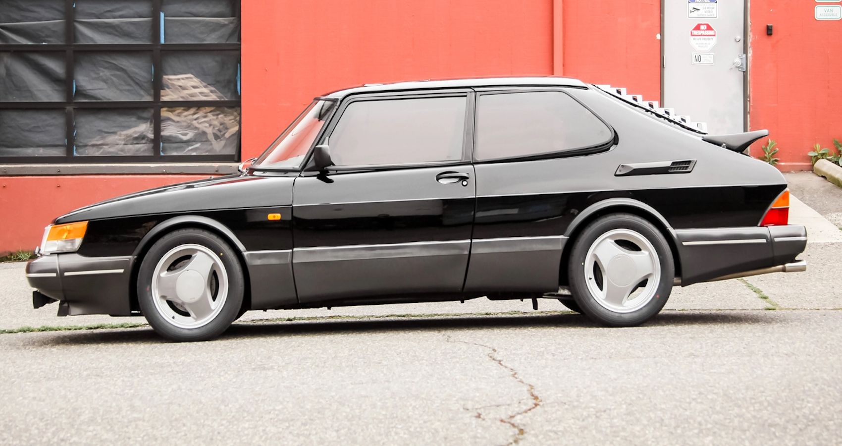 Why The Saab 900 Turbo SPG Is A 'Baller On A Budget' Sports Coupe