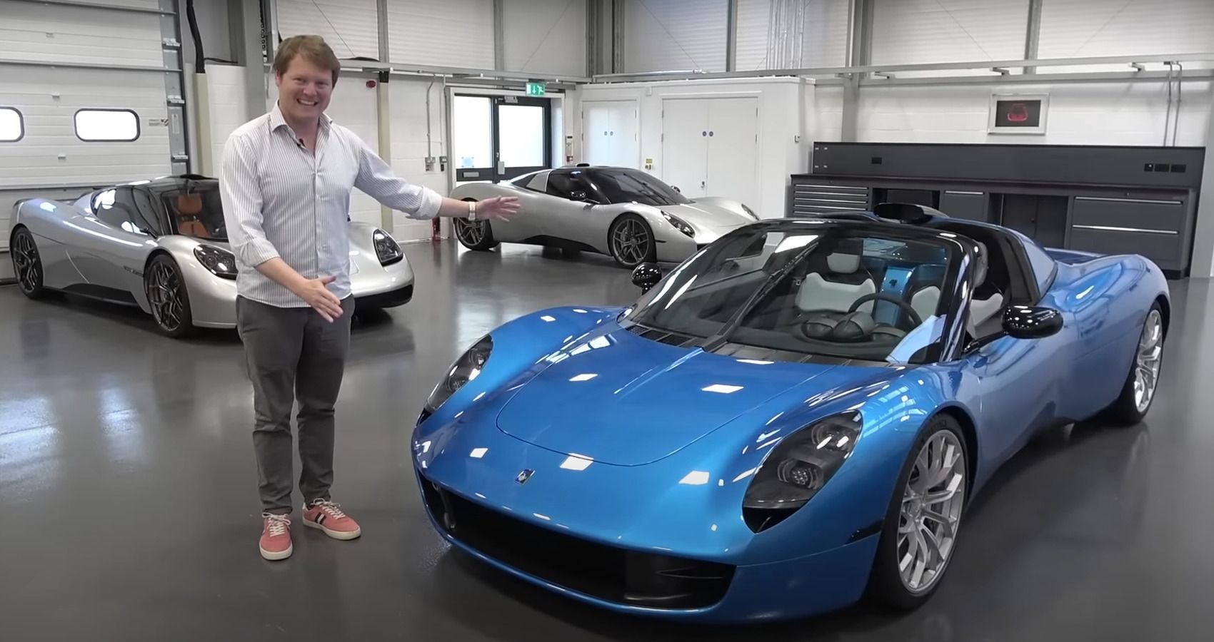 Shmee150 Introduces 2025 Blue GMA T33 Spider on his YouTube channel