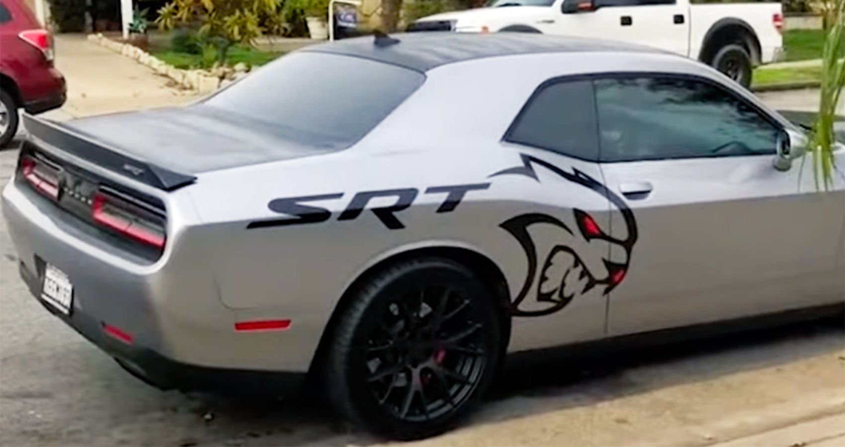 Scammer Sells Dodge Challenger SRT Hellcat Rental Car On Craigslist