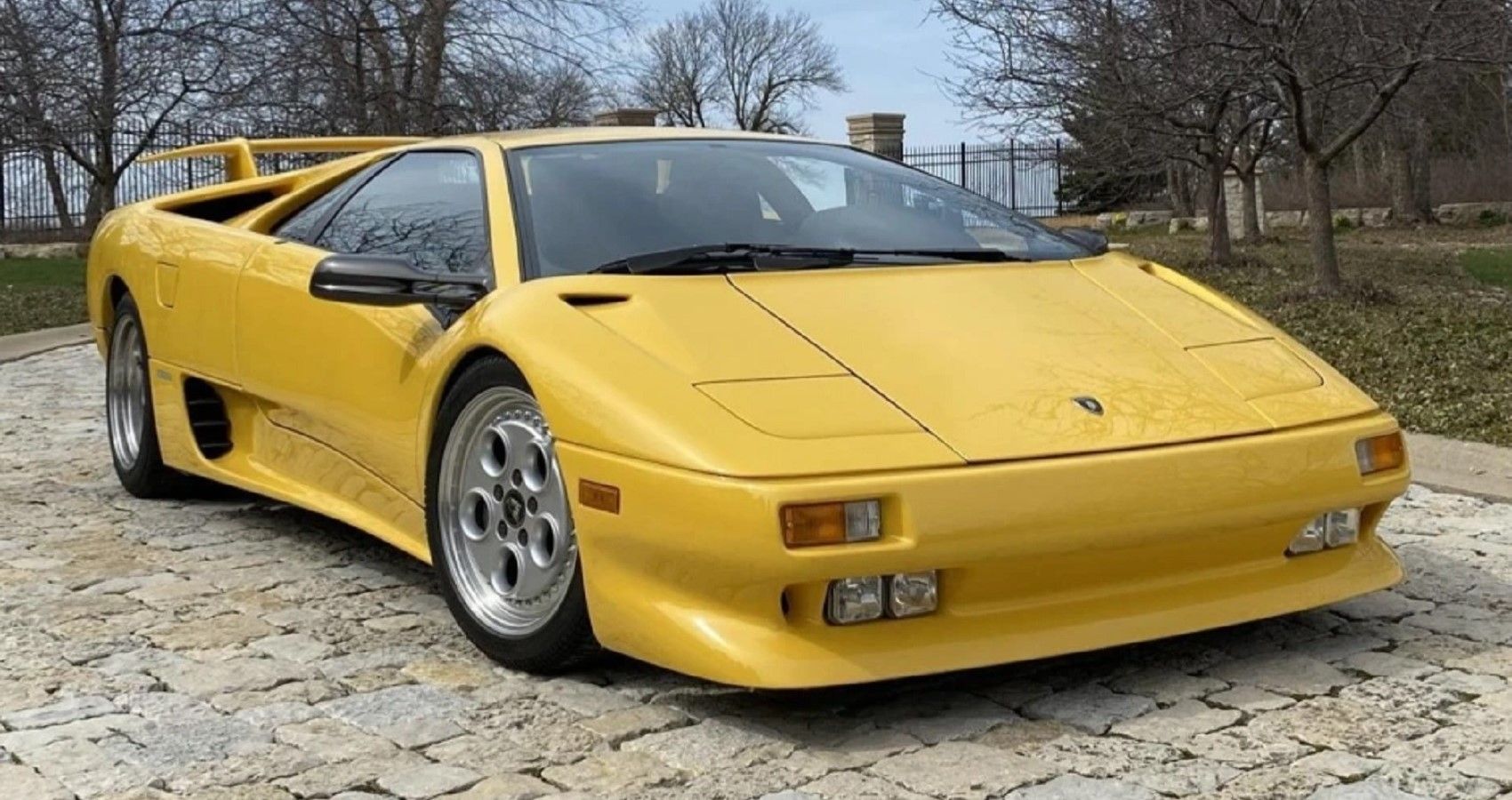 1991 Lamborghini Diablo, yellow, front