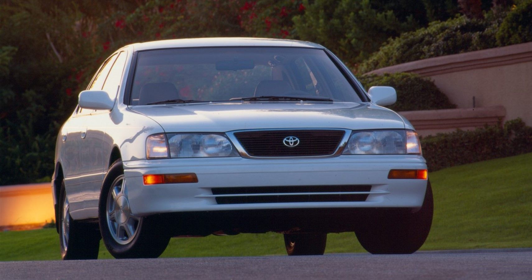 Why The FirstGen Toyota Avalon Was A Lexus In Disguise