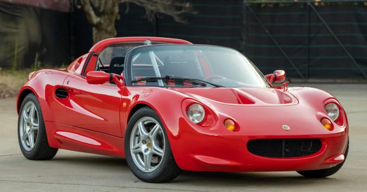 Red Lotus Elise S1 Sport 190 sports car front view