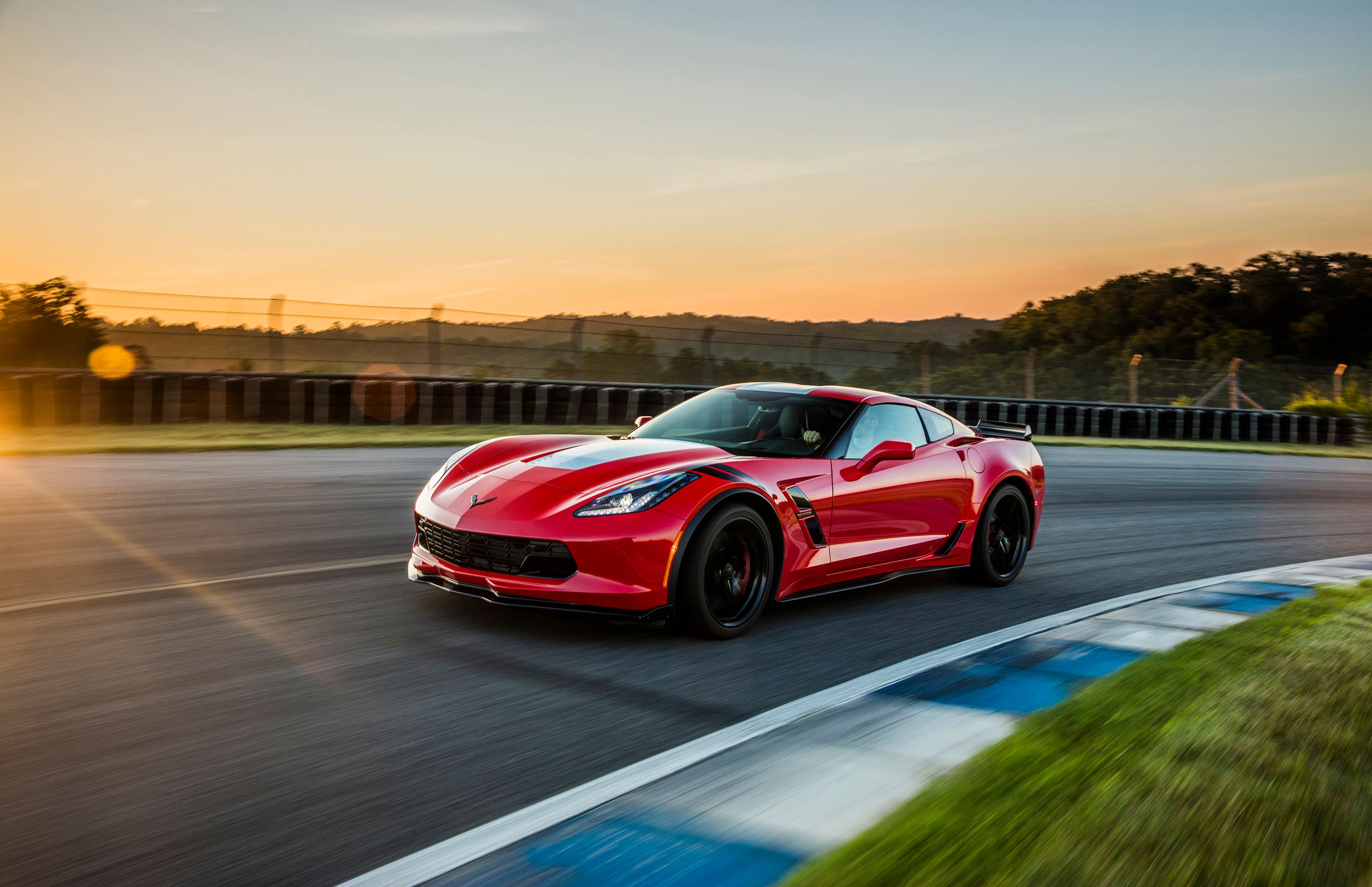 2017-Chevrolet-Corvette-GrandSport-010