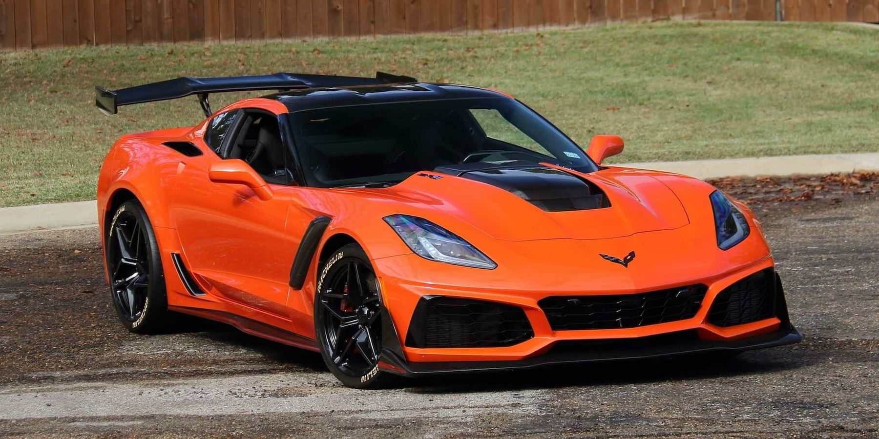 2019 Chevrolet Corvette ZR1 Cropped (1)