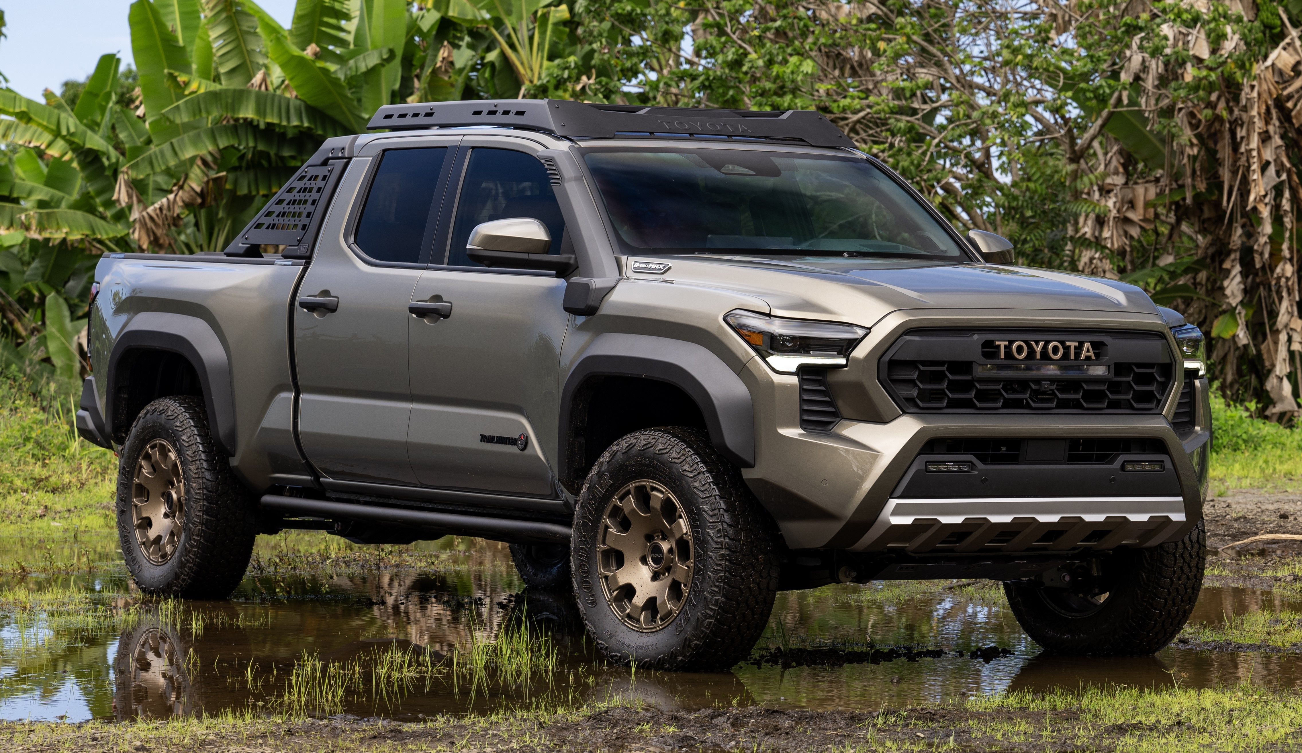 10 Ways The 2024 Toyota Tacoma Could Outshine The GMC Canyon