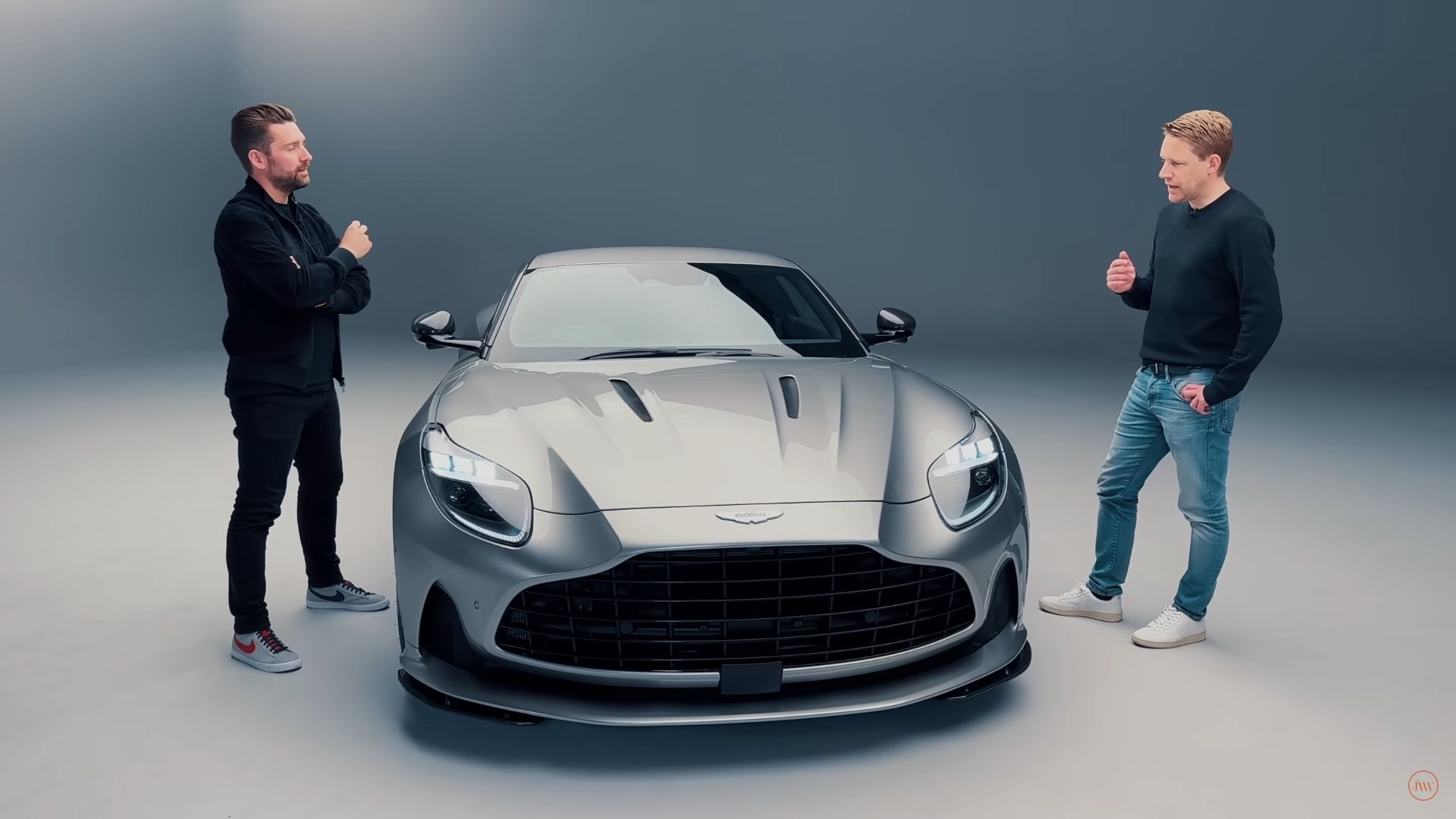 Γιατί ένας κινητήρας V12 δεν είναι πλέον απαραίτητος για την Aston Martin DB12