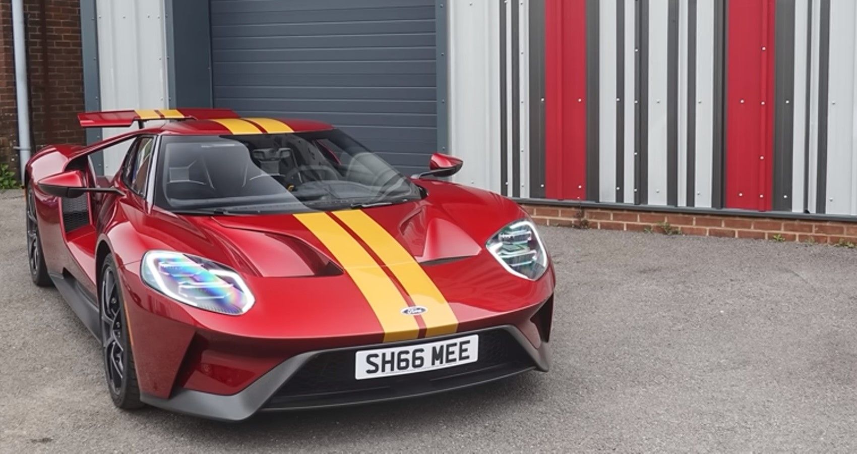 マイスト　Ford GT Amazon.com: Maisto 2017 Ford GT #1 Red Heritage Special