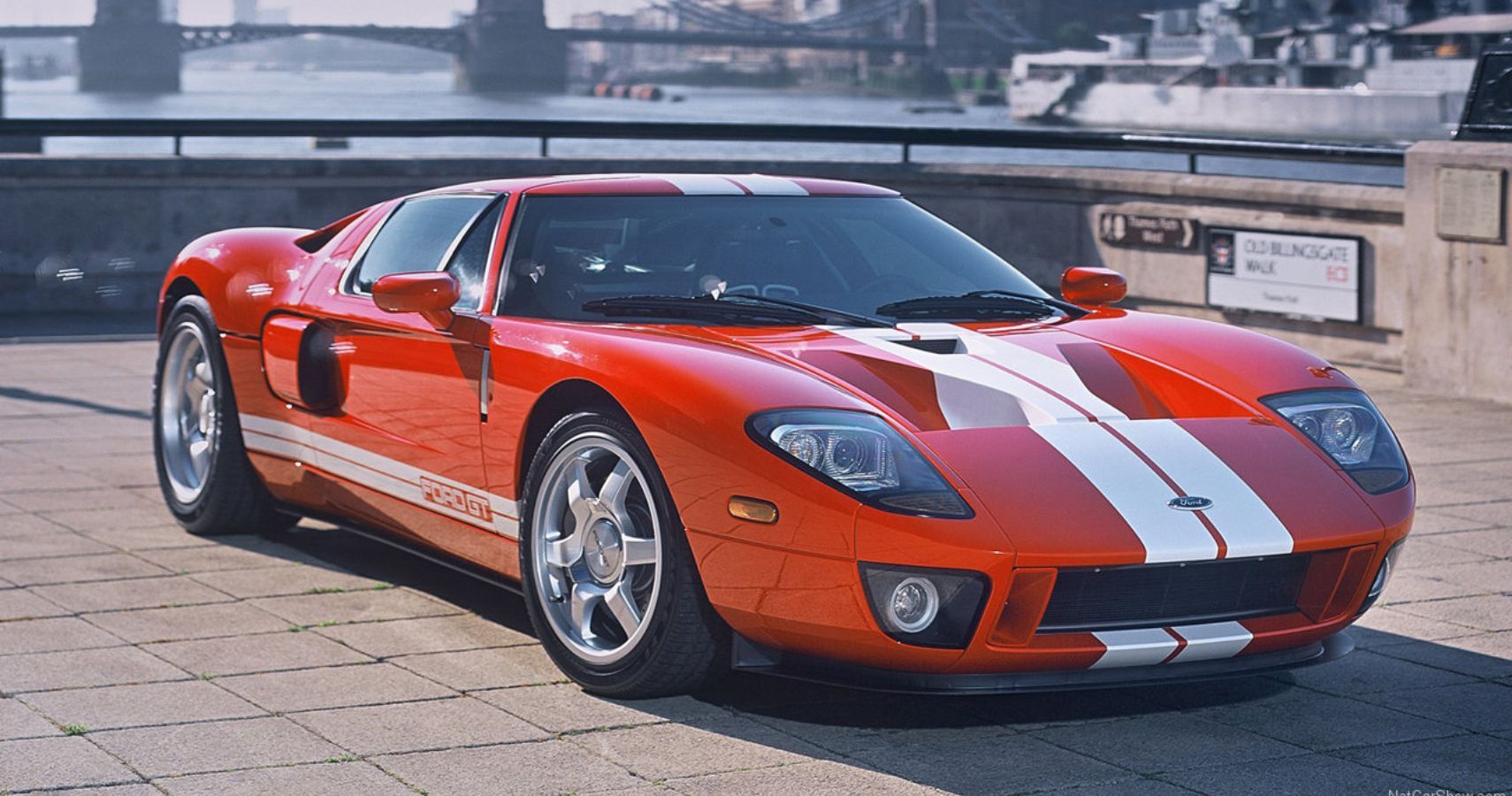 Red 2005  Ford GT