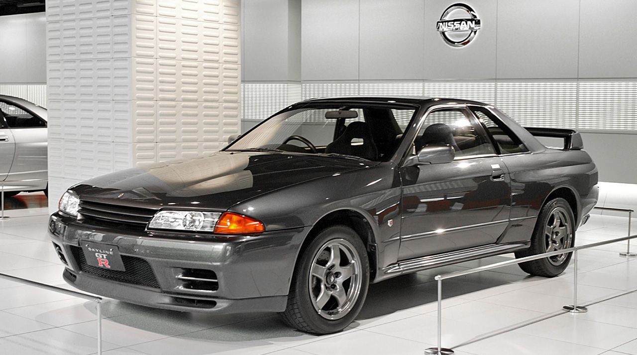 Gray R32 Nissan Skyline GT-R 