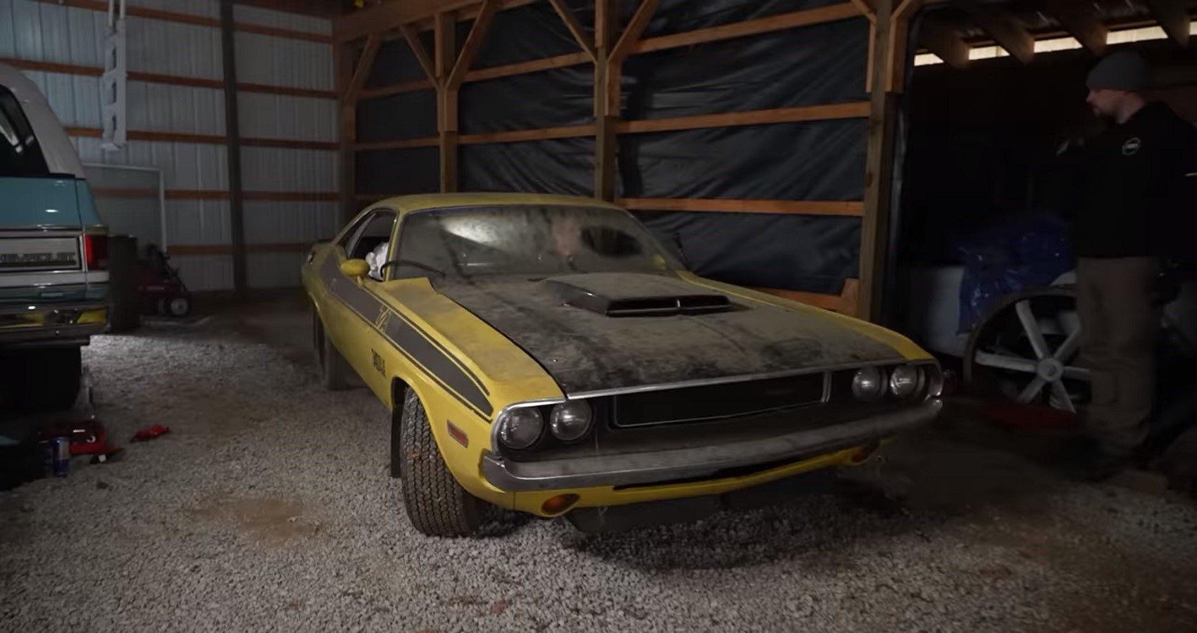 1970 Dodge Challenger T/A 340 Six-Pack barn find, front quarter view