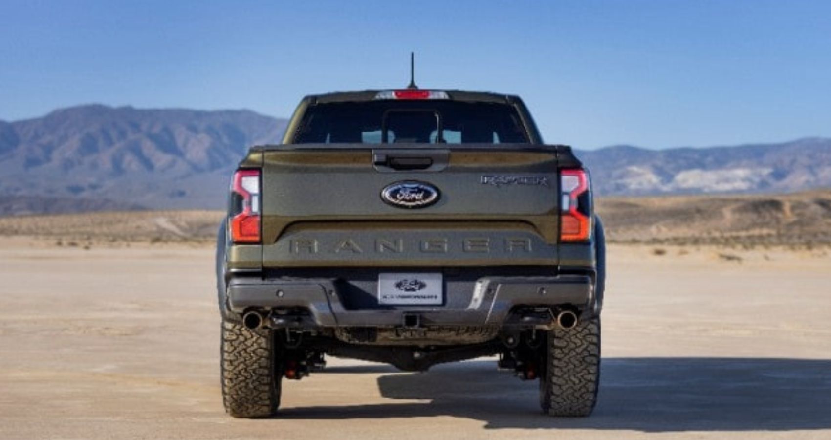 Imagem de ângulo baixo traseiro do Ford Ranger Raptor 2024