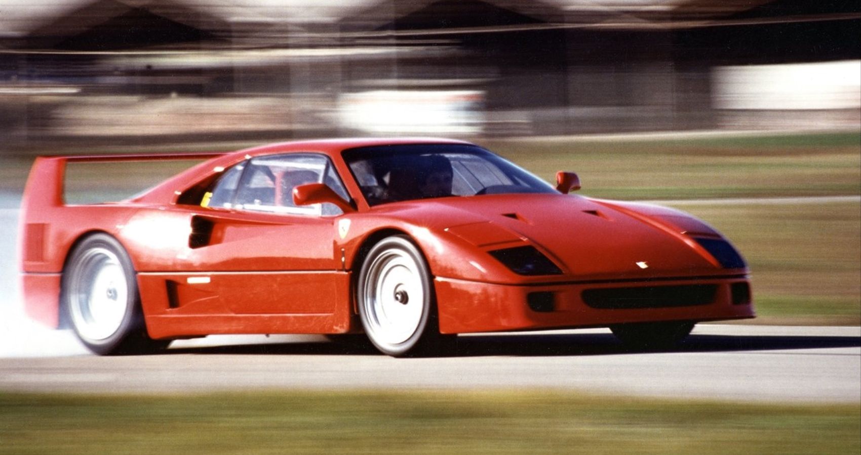 Ferrari F40 1987 Vista Lateral