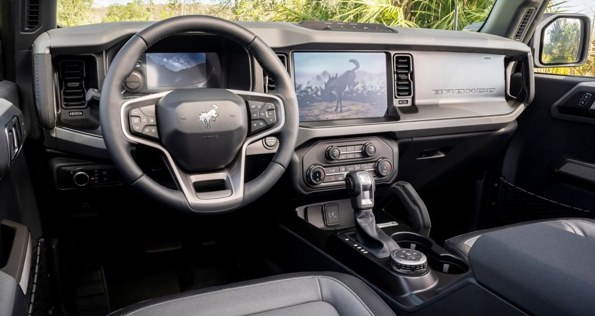 Interior da cabine 2022 Ford Bronco