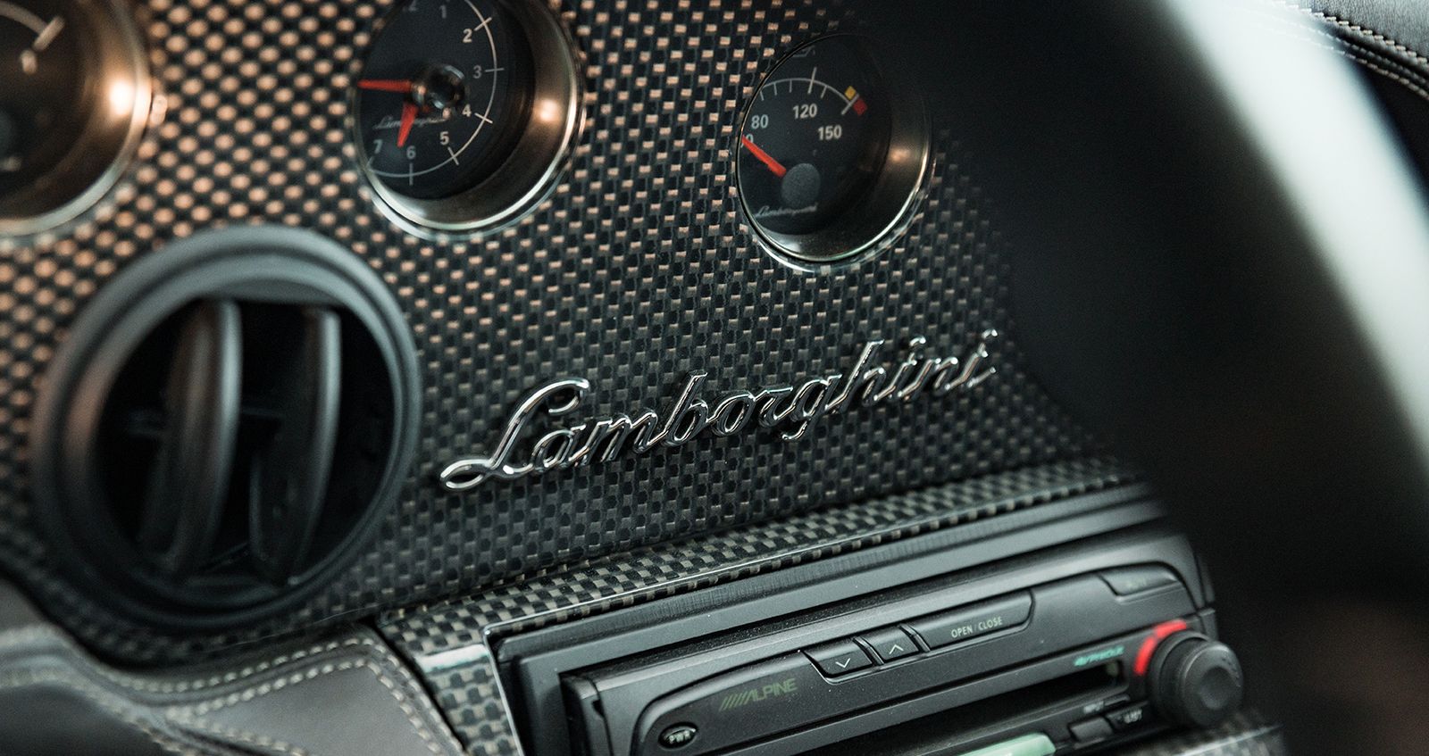 Lamborghini Diablo interior dash logo-1