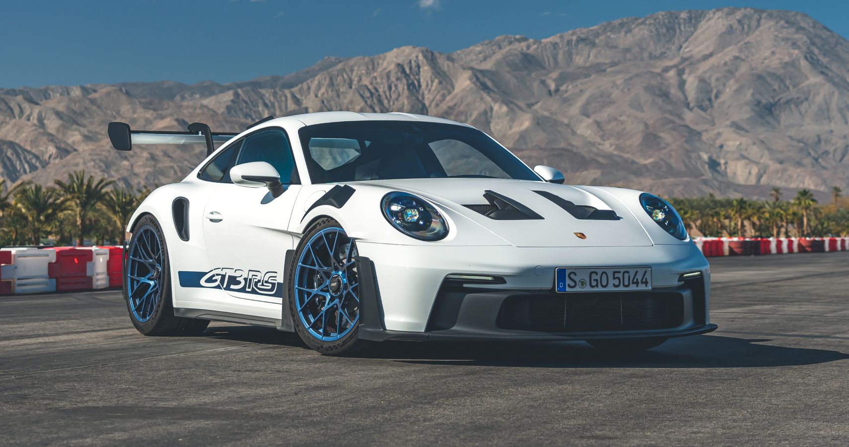 How Porsche Ensured The Cayman GT4 RS Wasn t Better Than The 911 GT3 how-porsche-ensured-the-cayman-gt4-rs-wasn-t-better-than-the-911-gt3