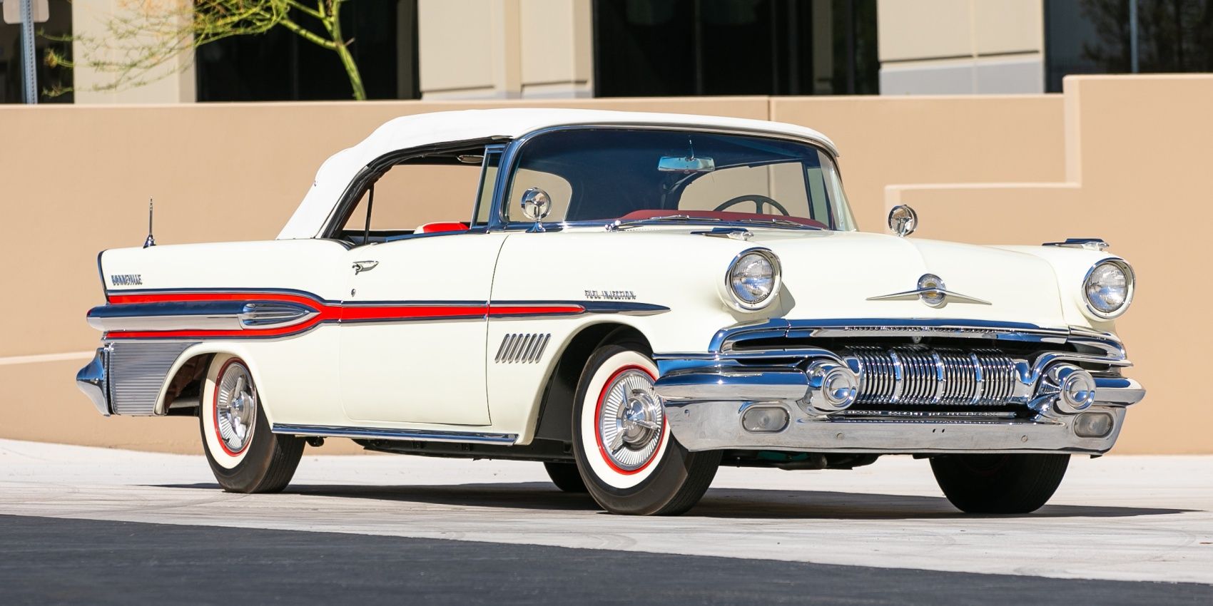 1957 Pontiac Star Chief Custom Bonneville conversível cortado