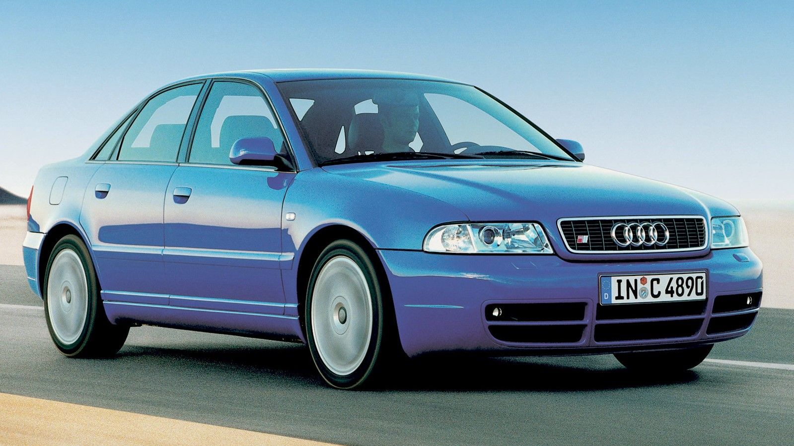 Azul 1998 Audi S4
