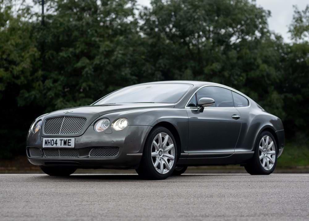 2004 Bentley Continental GT em superfície preparada