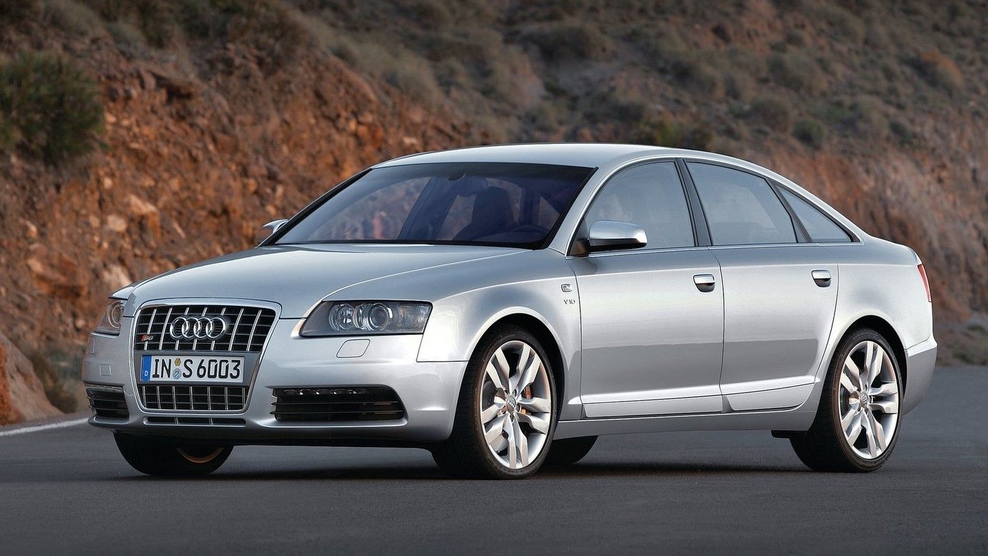 Silver 2006 Audi S6 front third quarter view