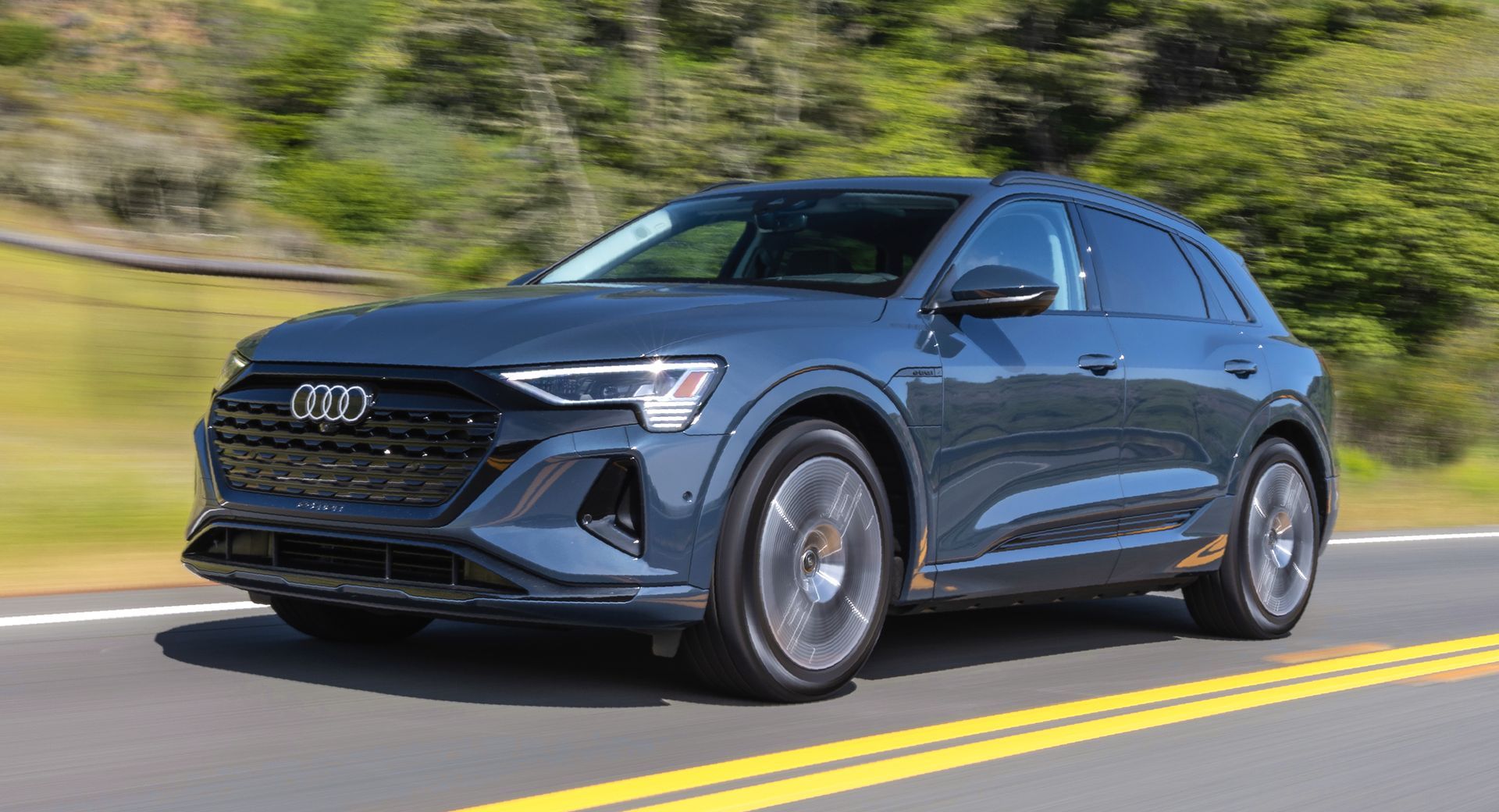  Audi Q8 e-tron Buyer's Guide Motiv 