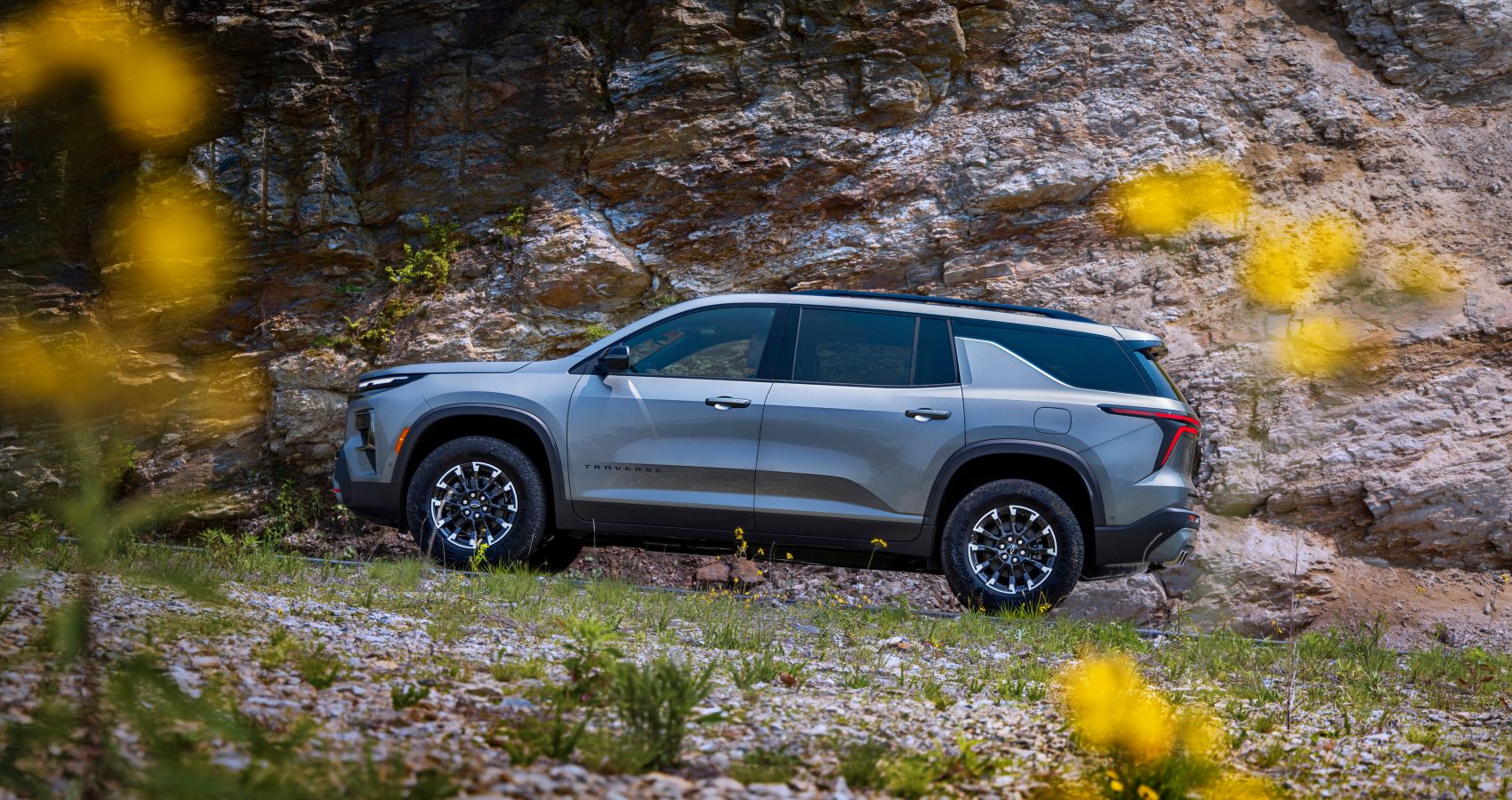 How The Chevy Traverse's Z71 Trim Threatens The Jeep Grand Cherokee L's