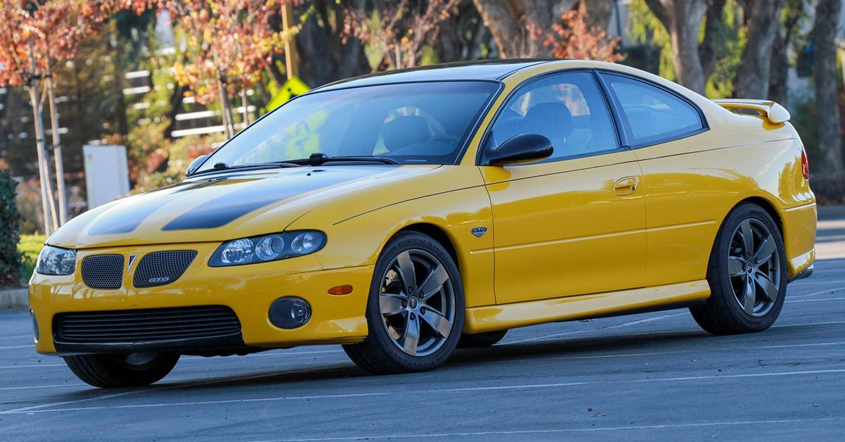 Amarelo 2004 Pontiac GTO