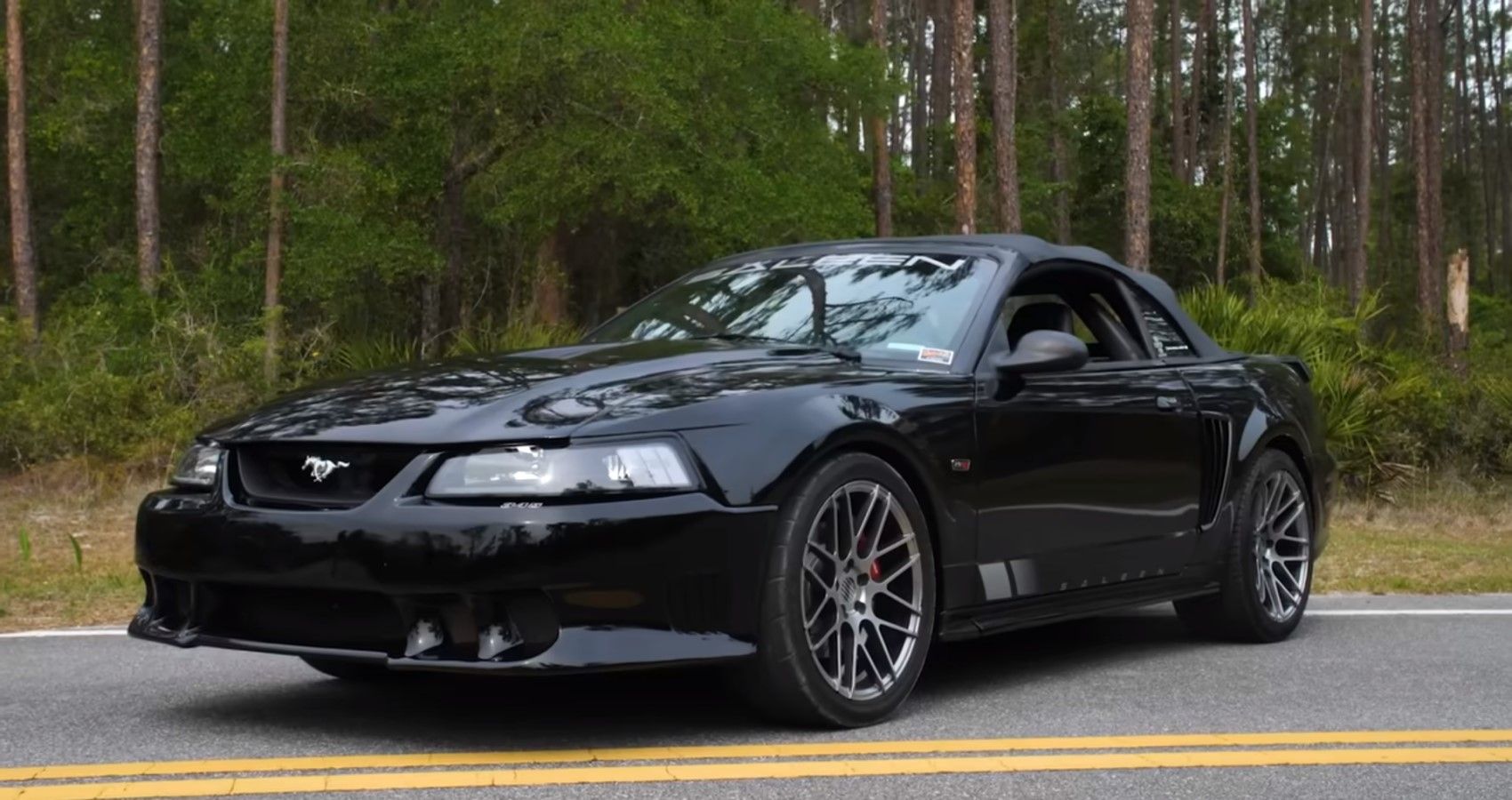 Saleen S281 Ford Mustang, front quarter view