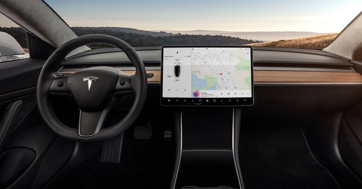 This Is Why Tesla Doesn't Include Apple CarPlay And Android Auto Support