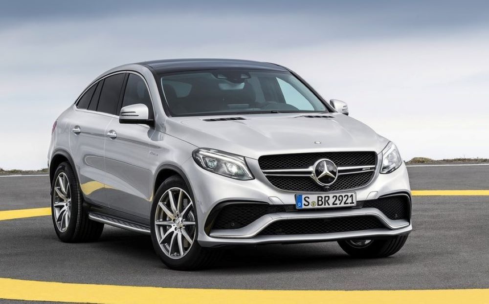 Prata 2016 Mercedes AMG GLE63 S 4MATIC na pista