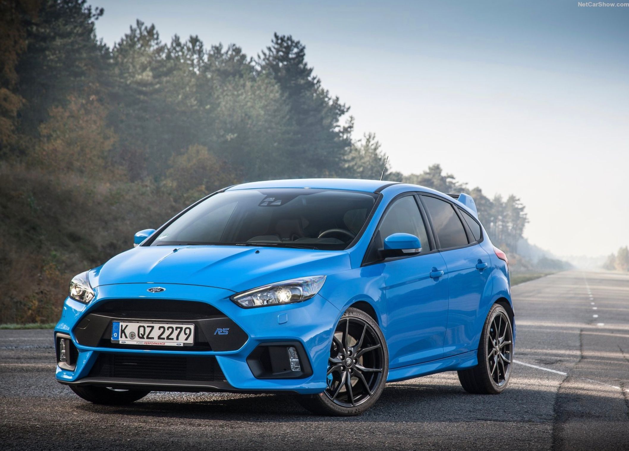 Ford Focus RS 2018, blue color