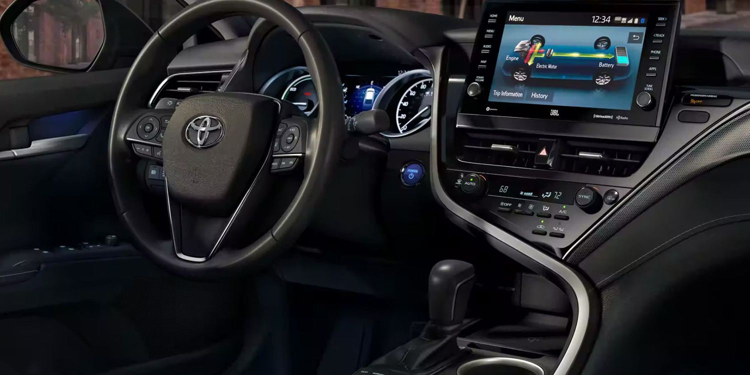 2024 Toyota Camry technology 1500x750