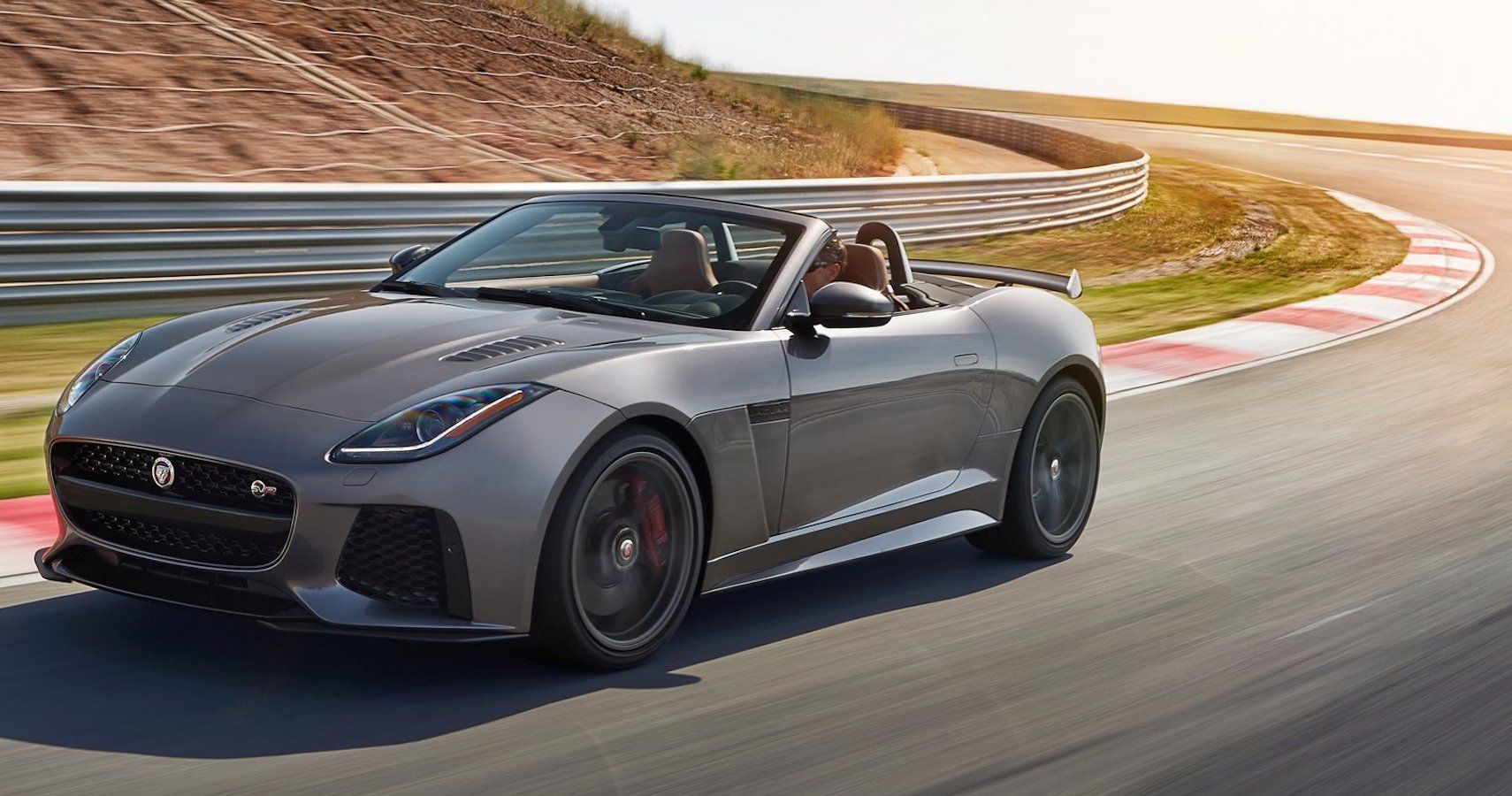 Jaguar-F-Type_SVR-2016-Recurso