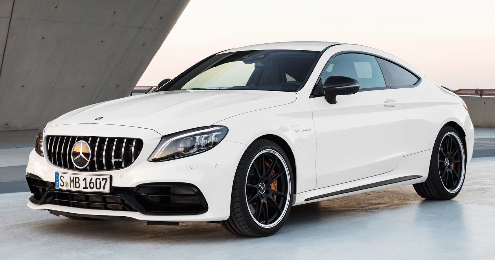 Mercedes-Benz-C63_S_AMG_Coupe Feature