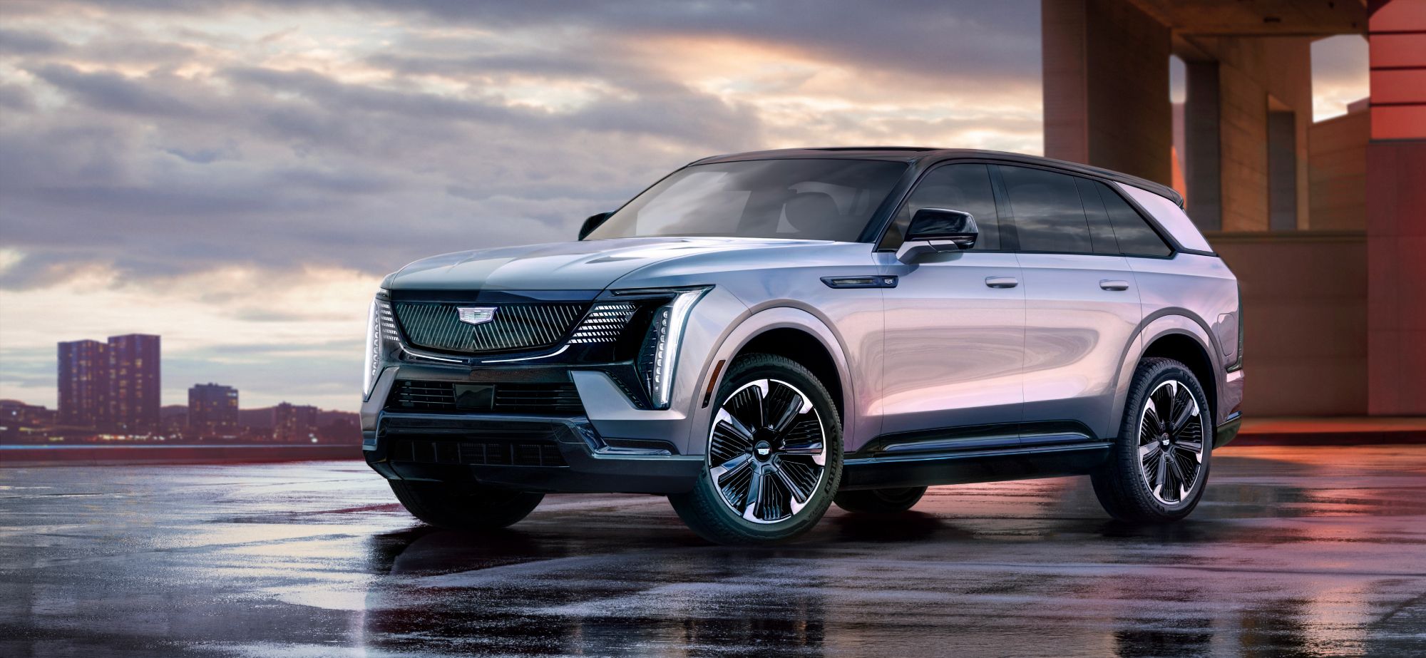 Cadillac Escalade IQ Vs Cadillac Escalade V: What's The Difference?
