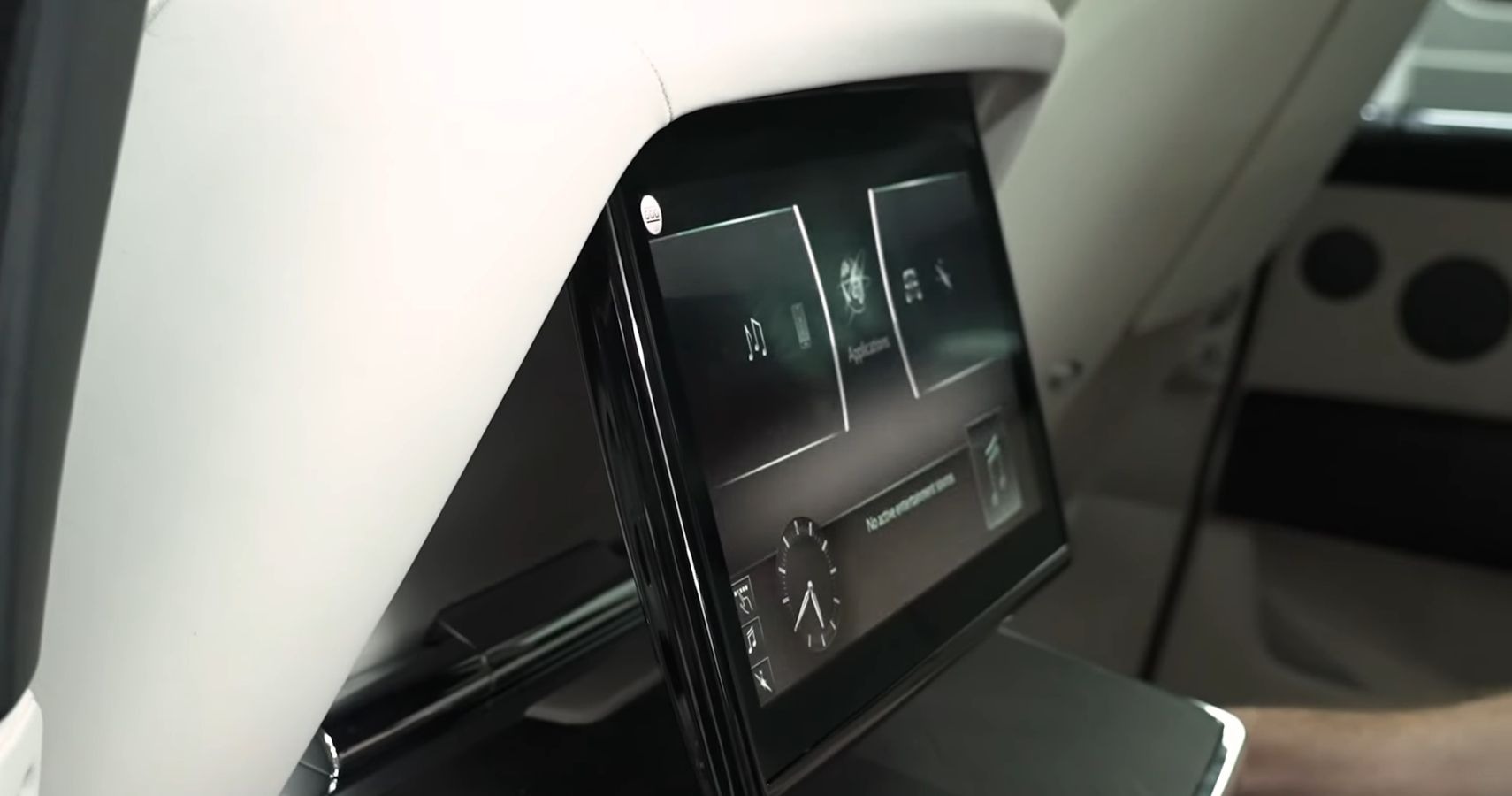 Telas internas Rolls-Royce Cullinan na parte traseira