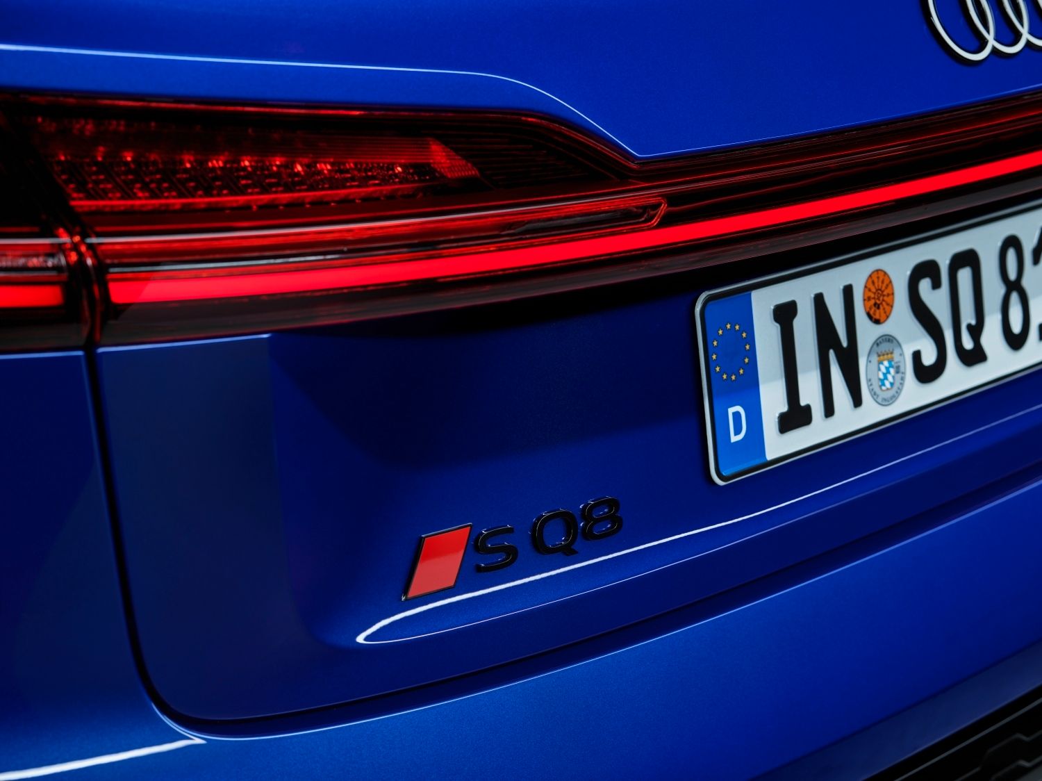 close up shot of 2024 Audi SQ8 e-tron rear 