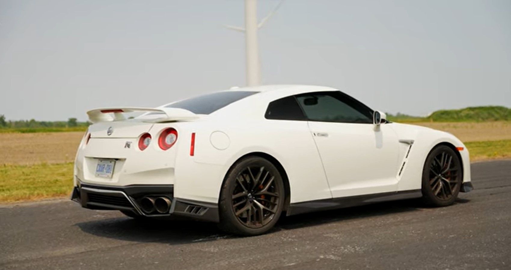 2018 Nissan GT-R, rear quarter view