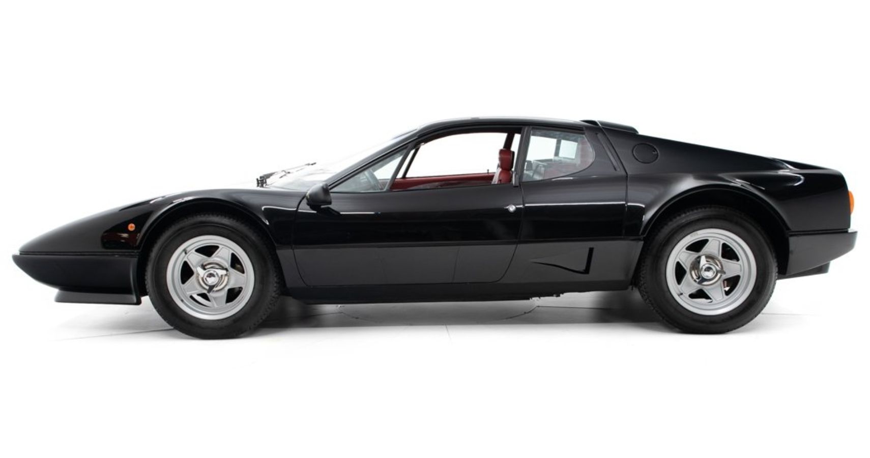 1983 Ferrari 512BBi preto MotorcarGaleria