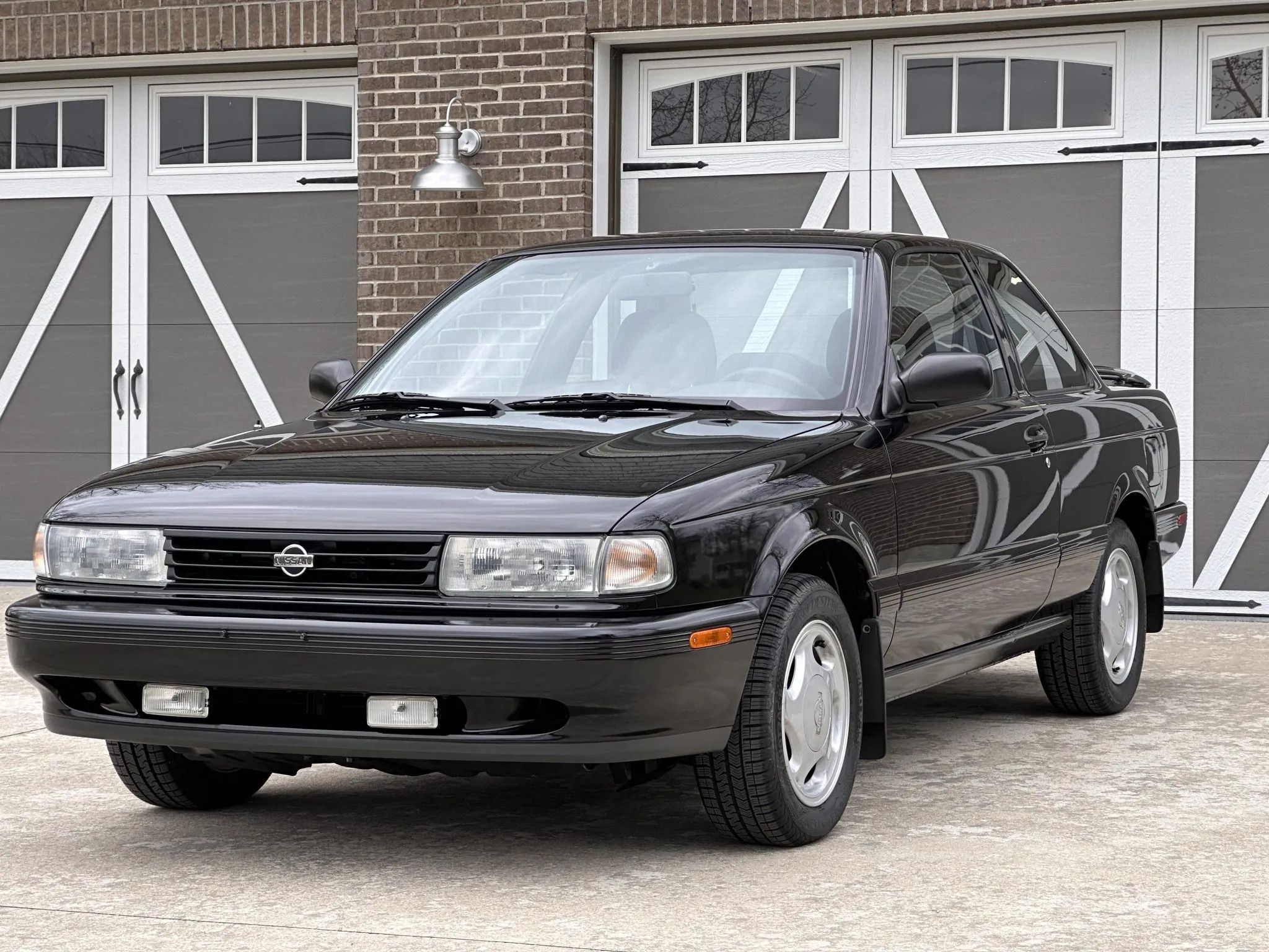 1992 Nissan Sentra SE-R black coupe