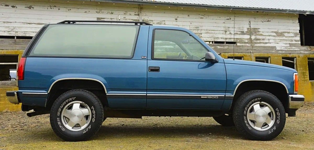 1993 GMC Yukon SLE in Blue