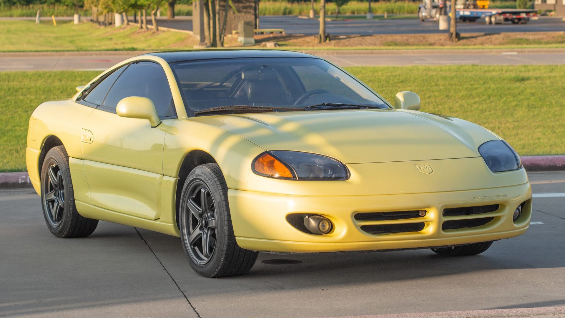 Dodge Stealth R/T Turbo amarelo 1994 Mitsubishi 3000GT's Twin 