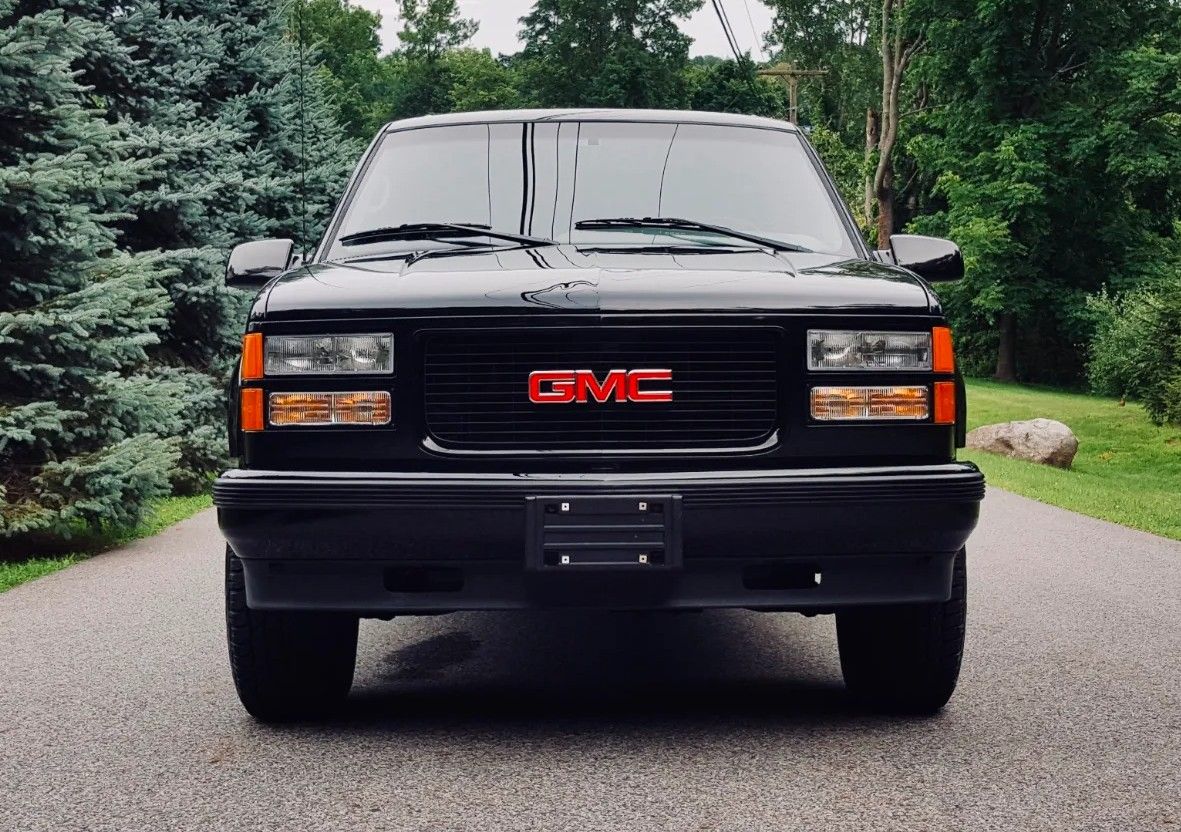 1995 GMC Yukon GT in Black