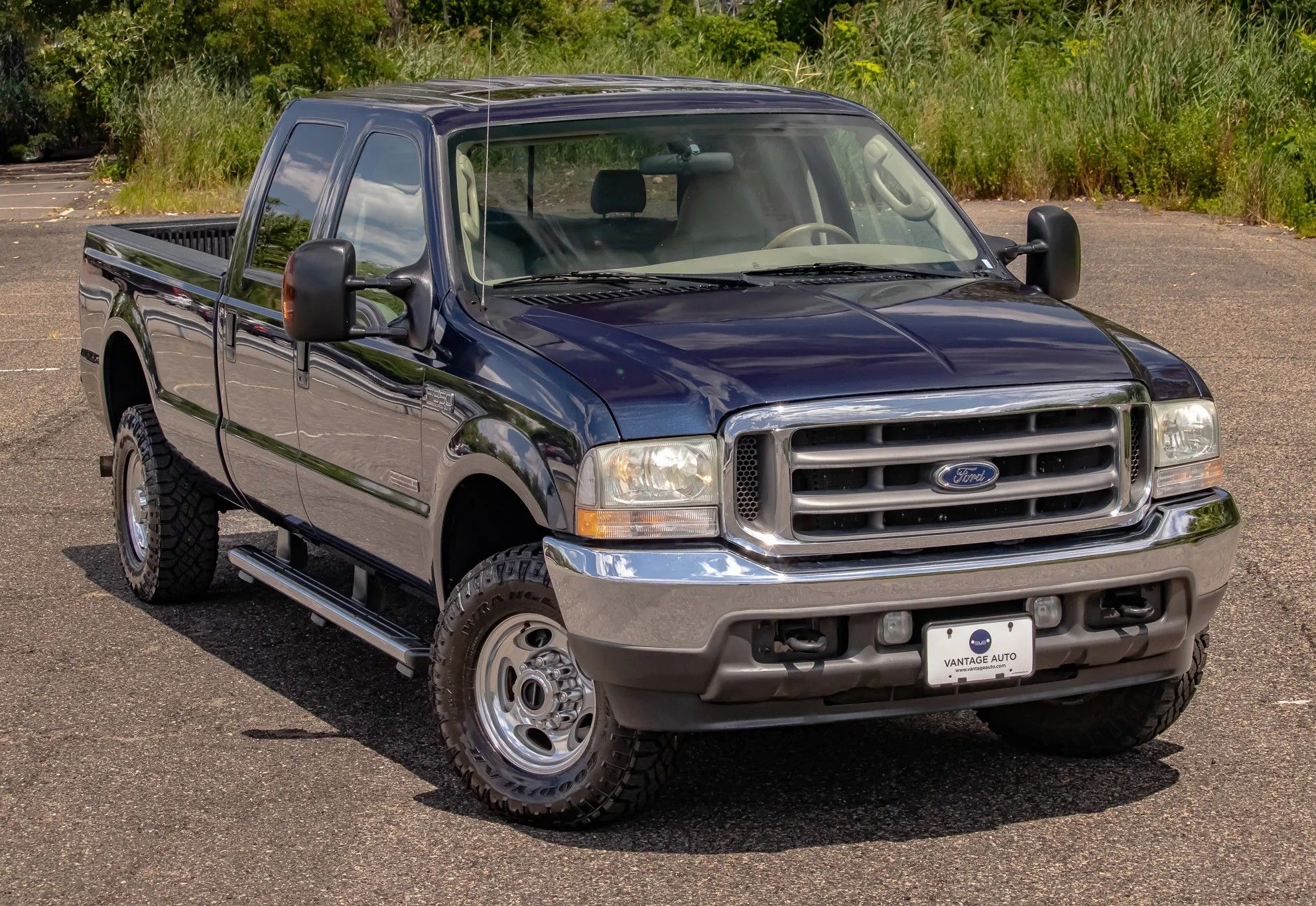 Vista frontal do Ford F-350 Super Duty 2004