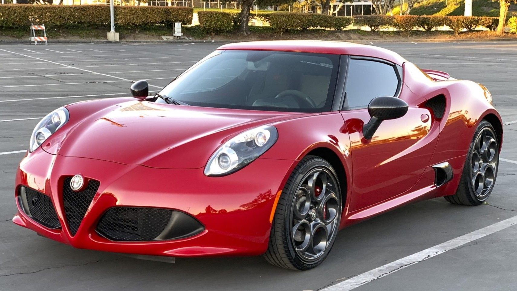 Alfa Romeo 4C vermelho 2015