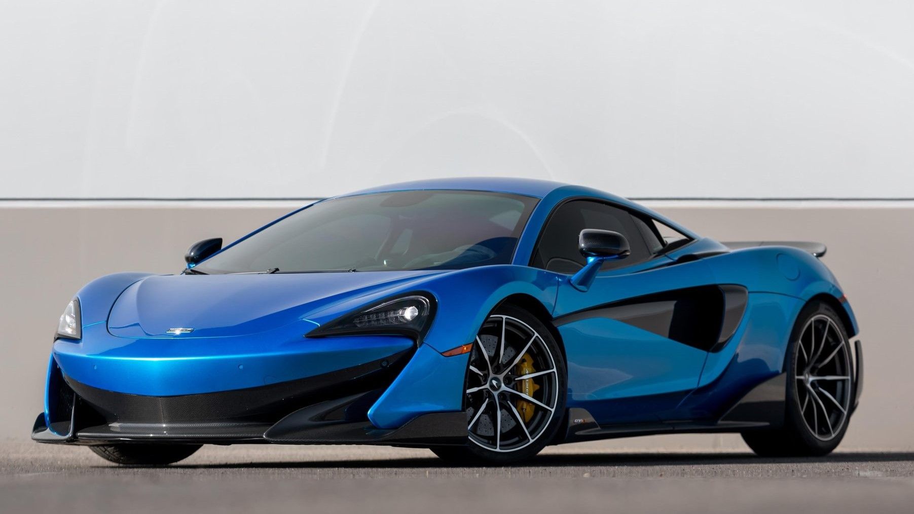 McLaren 600LT azul 2019