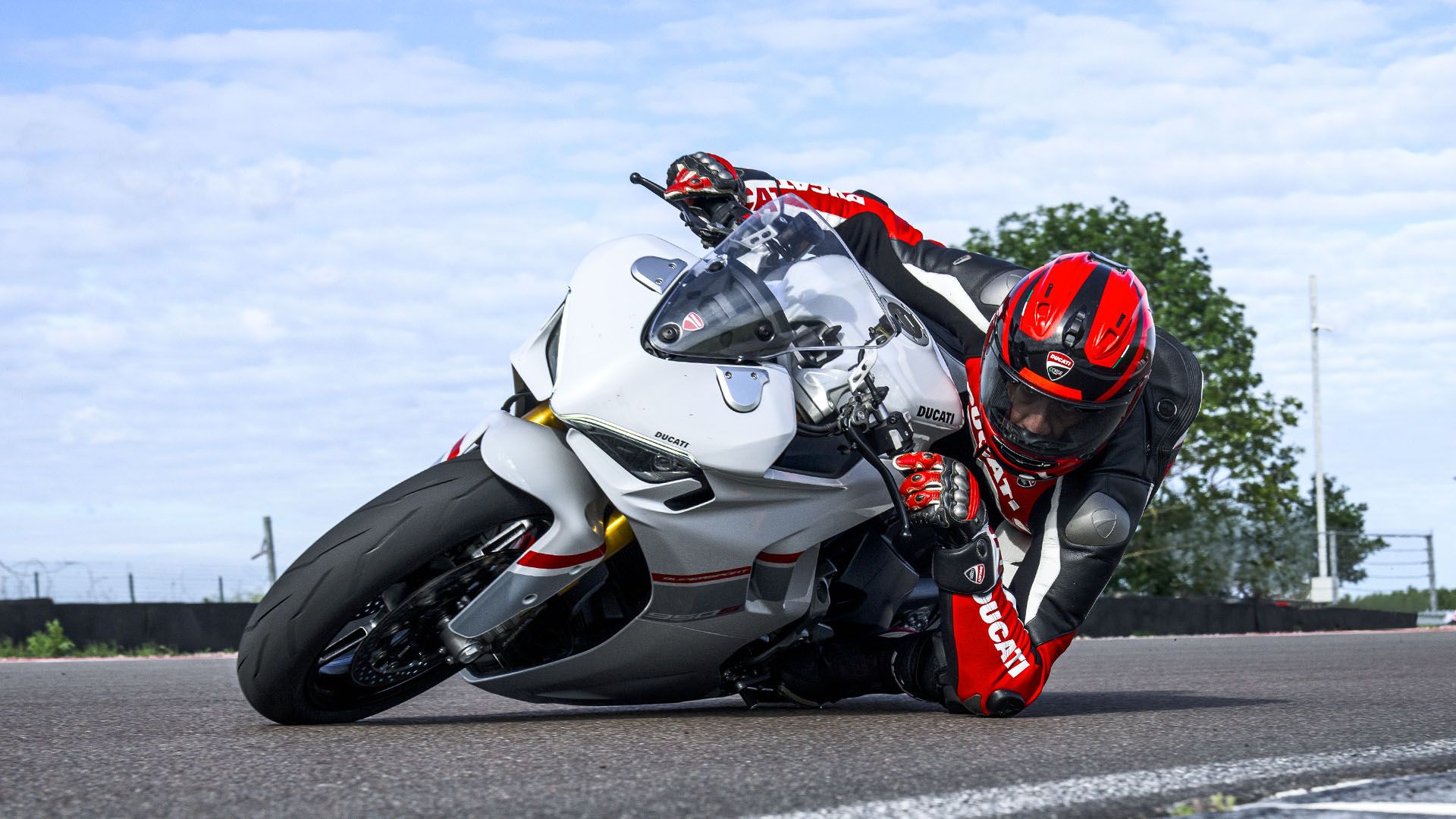 Ducati supersport deals 950 s price